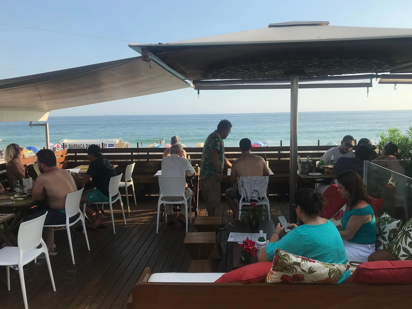 Hawaiian Vibe in Barra - Poke & Deck Lounge - Image